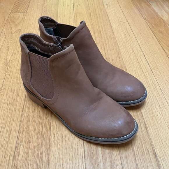 Blondo Lidia waterproof Chelsea bootie in Cognac Nubuck size 6M - Picture 2 of 12